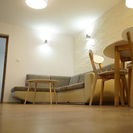 Apartament Naleczow Dom Pod Orzechami Bagian luar foto