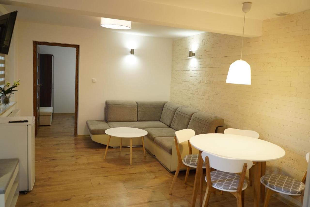 Apartament Naleczow Dom Pod Orzechami Bagian luar foto