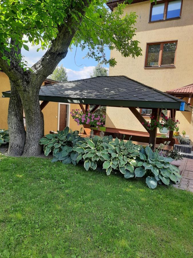 Apartament Naleczow Dom Pod Orzechami Bagian luar foto